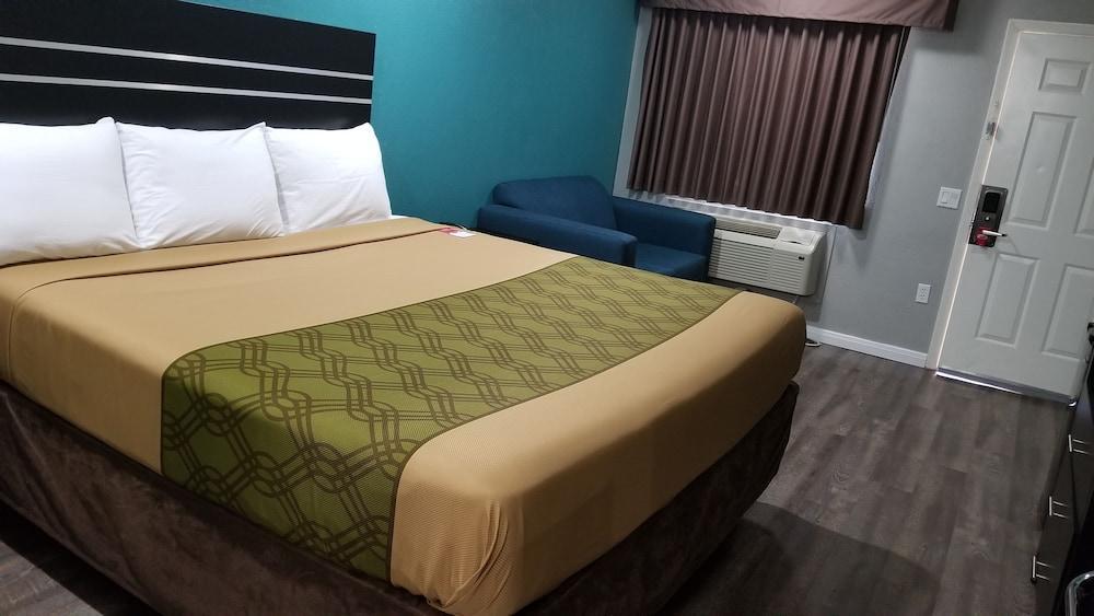 Econo Lodge Houston Brookhollow Экстерьер фото