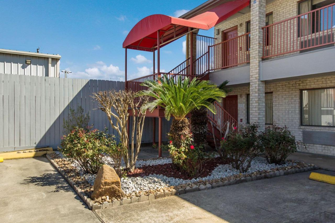 Econo Lodge Houston Brookhollow Экстерьер фото