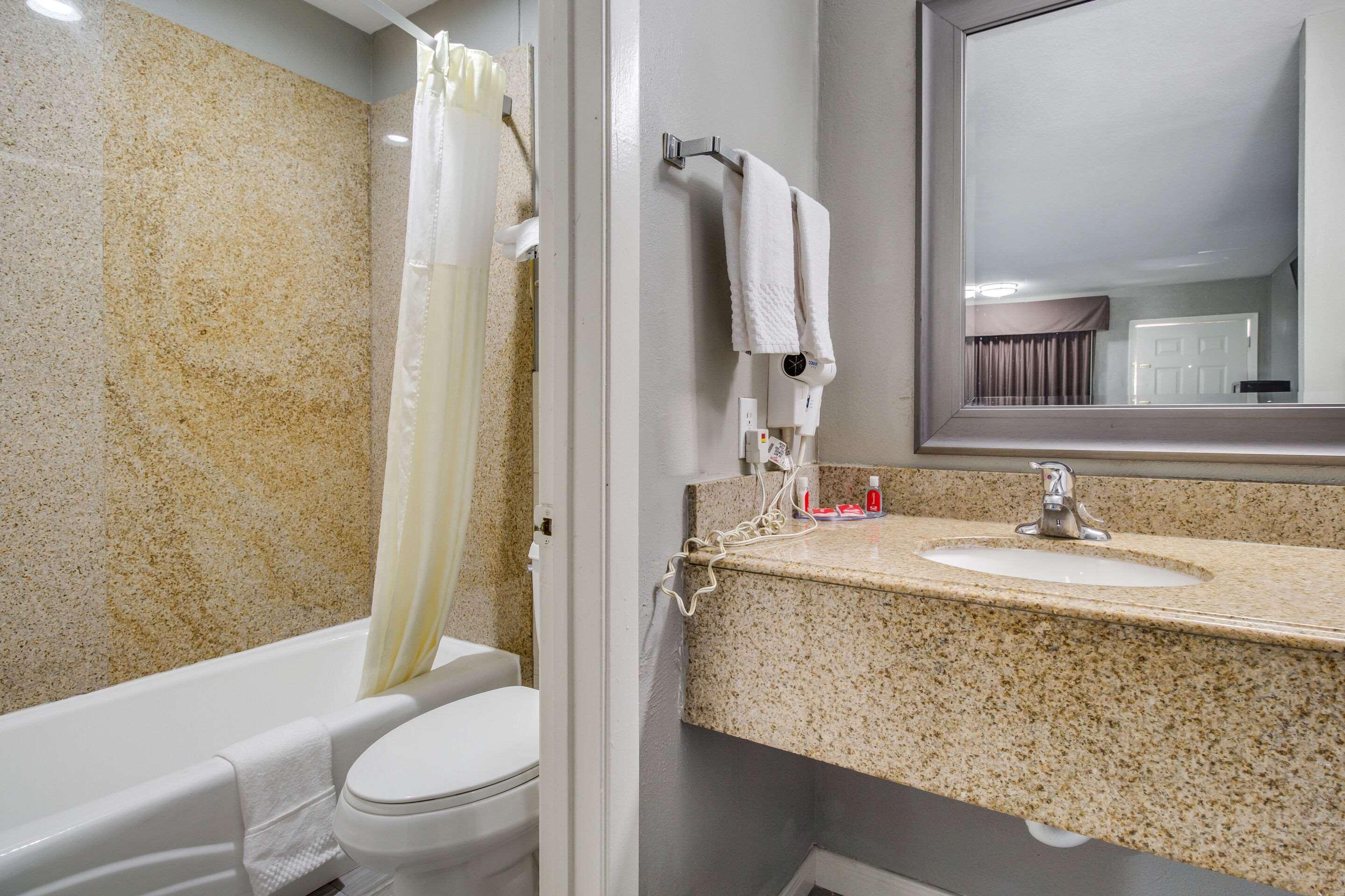 Econo Lodge Houston Brookhollow Экстерьер фото