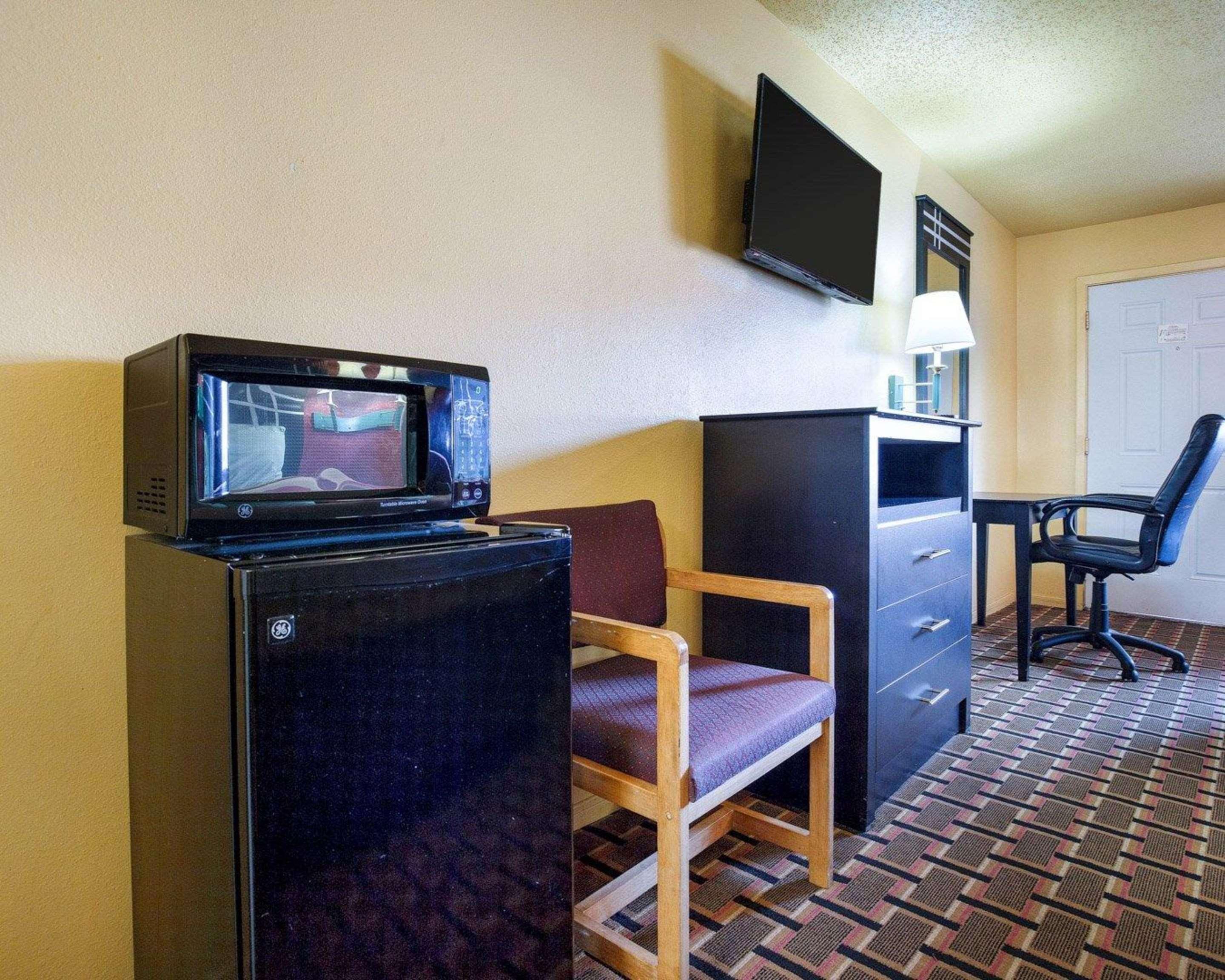 Econo Lodge Houston Brookhollow Экстерьер фото