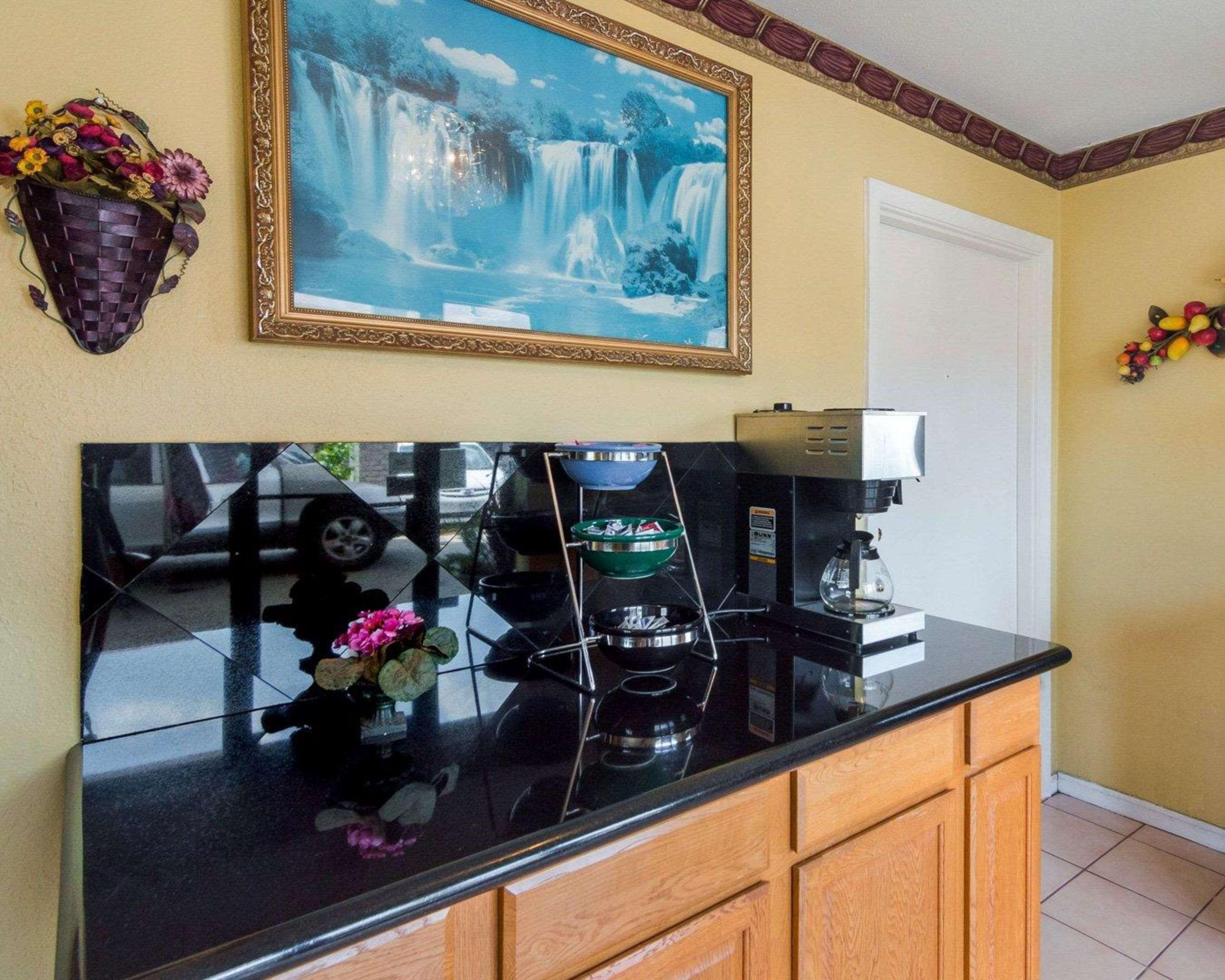 Econo Lodge Houston Brookhollow Экстерьер фото
