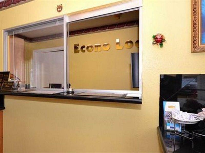 Econo Lodge Houston Brookhollow Интерьер фото